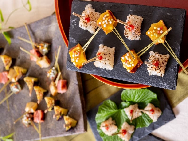 【お料理】
京都の食をビュッフェスタイルで表現いたします