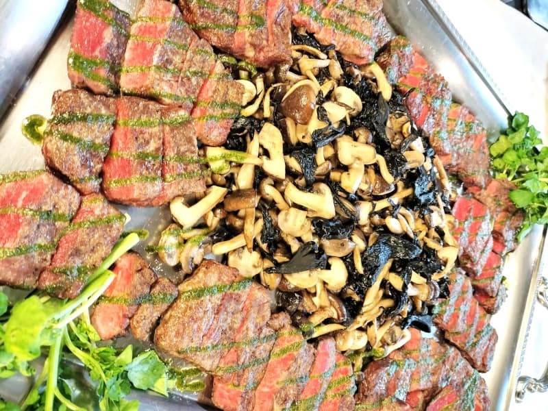 フランス料理店のビュッフェえお是非ご賞味くださいませ。
