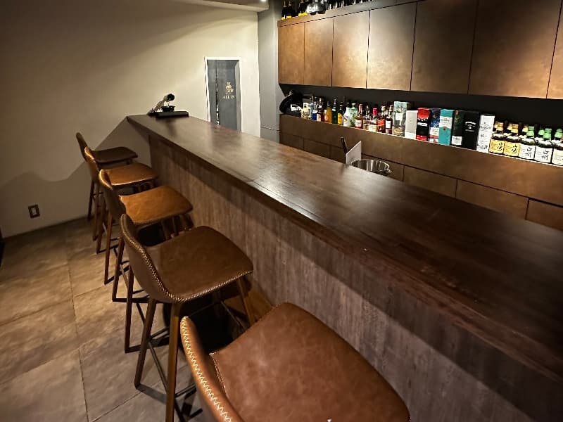 圧巻のBARカウンター（別ポジション）
