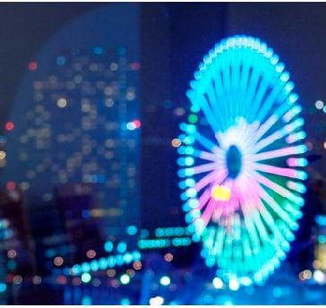 フルカラーLEDへとリニューアルされた大観覧車「コスモクロック21」も目の前に♪