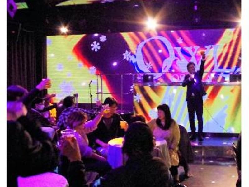 国内最大級LED ディスプレイ(室内)による迫力ある空間演出！！もちろん、DJブースもご利用頂けます♪
※別途映像担当(VJ)音響照明担当(PA)代として各\15,000頂戴いたします。