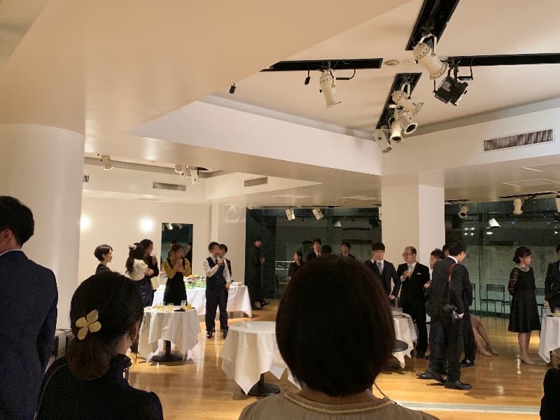 カジュアルにもフォーマルにも対応できる、自由度の高い空間です。