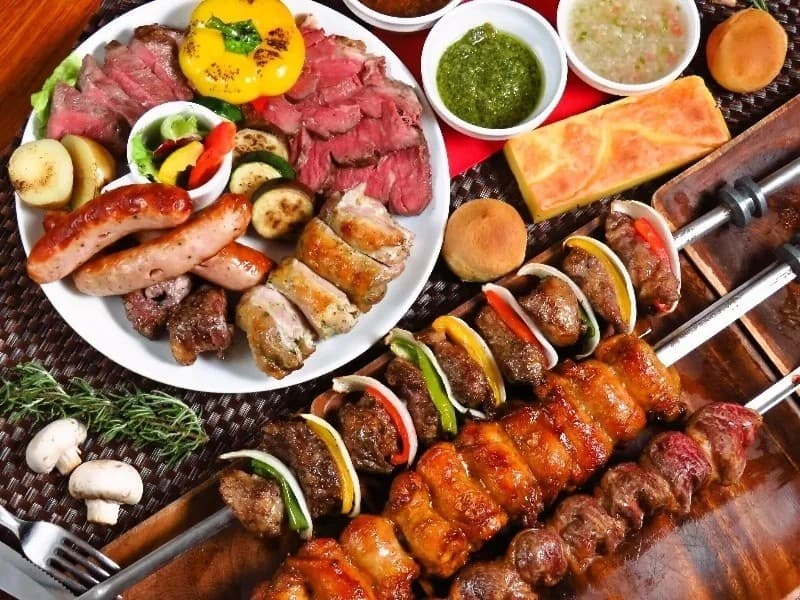 【料理一例】
豪快な塊肉を心行くまで楽しめる！各種プランをご用意！