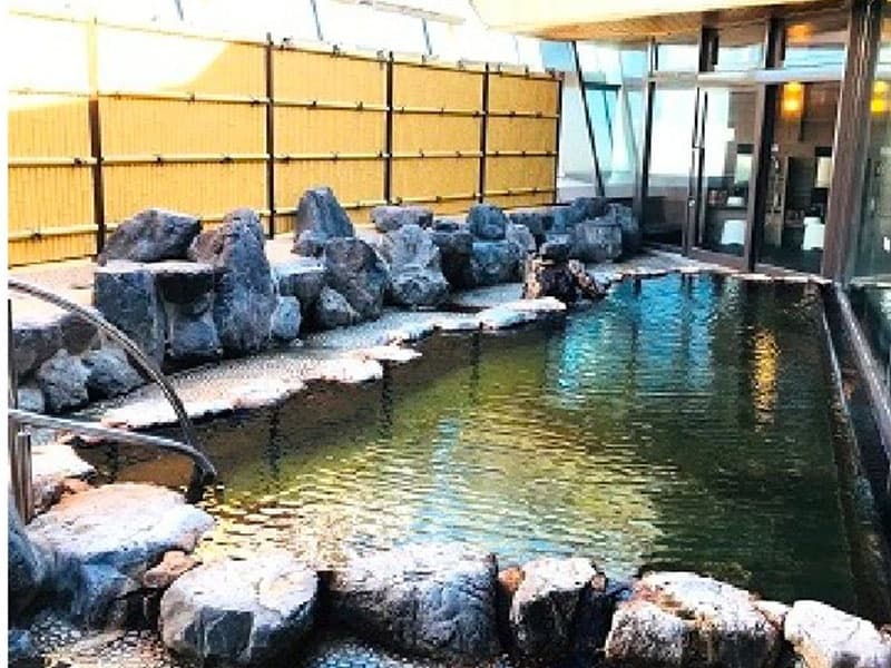 【14F 露天風呂】
大浴場に併殺されている露天風呂。大阪の街並みが臨めます。