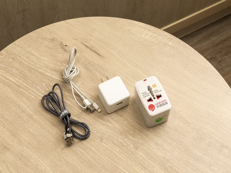 貸出電源プラグ&充電ケーブル