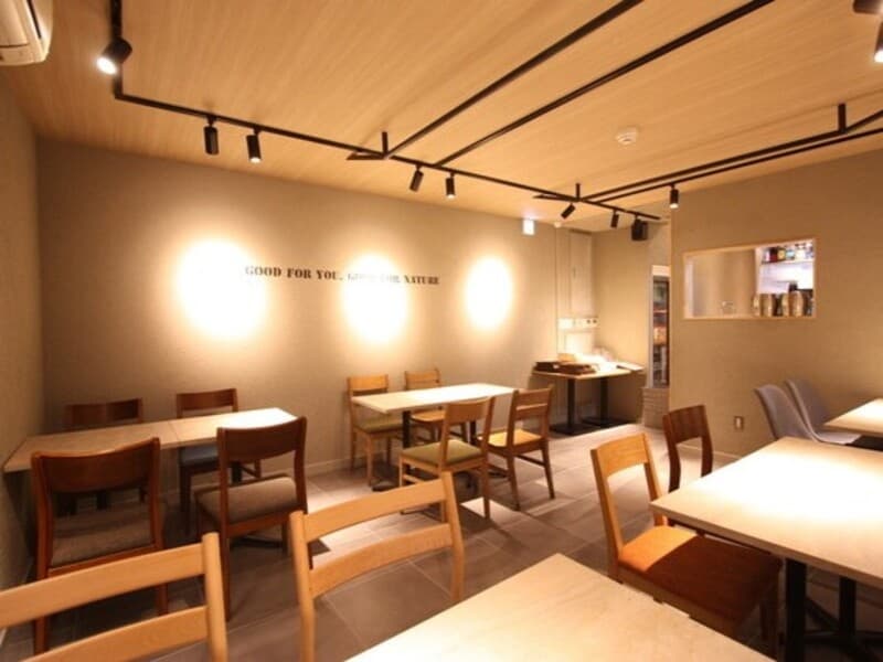【会場】
着席最大50名様、立食60名様まで、貸切可能です。
