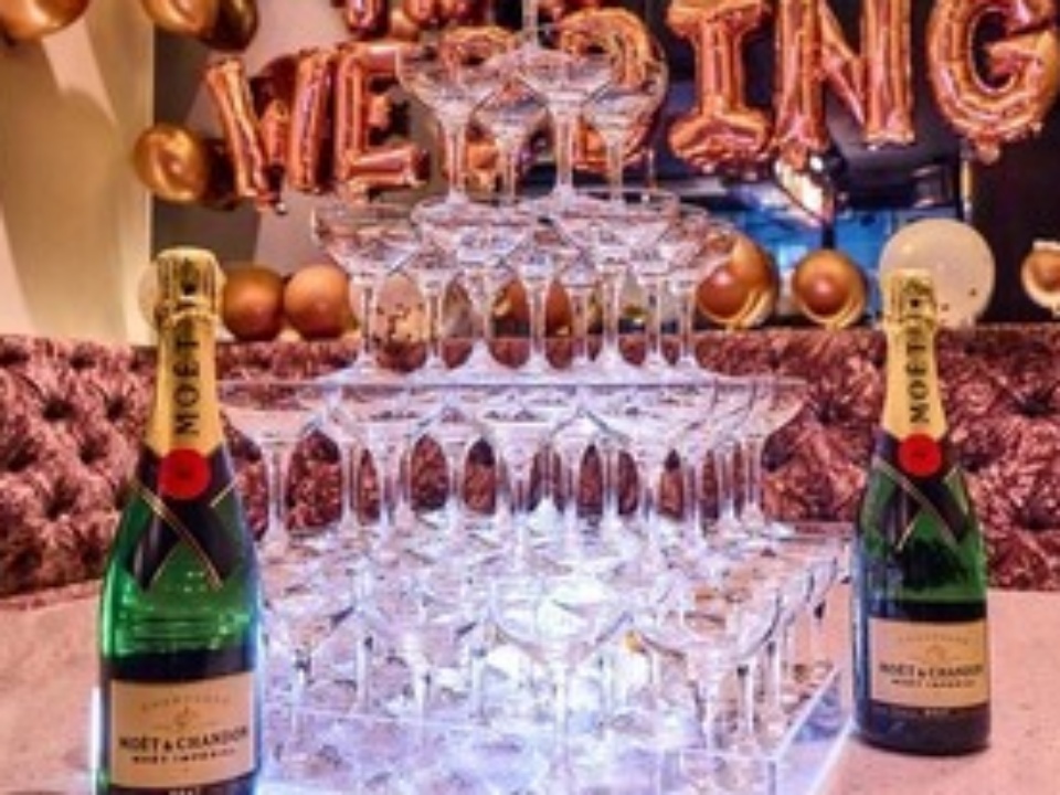 【最強結婚式2次会!3Hお店貸切!おすすめ貸切プラン】飲み放題&軽食4品付7,700円⇒7,000円 ‐ カラオケ・プロジェクター・マイク・メッセージデザートプレート等無料10特典&装飾付