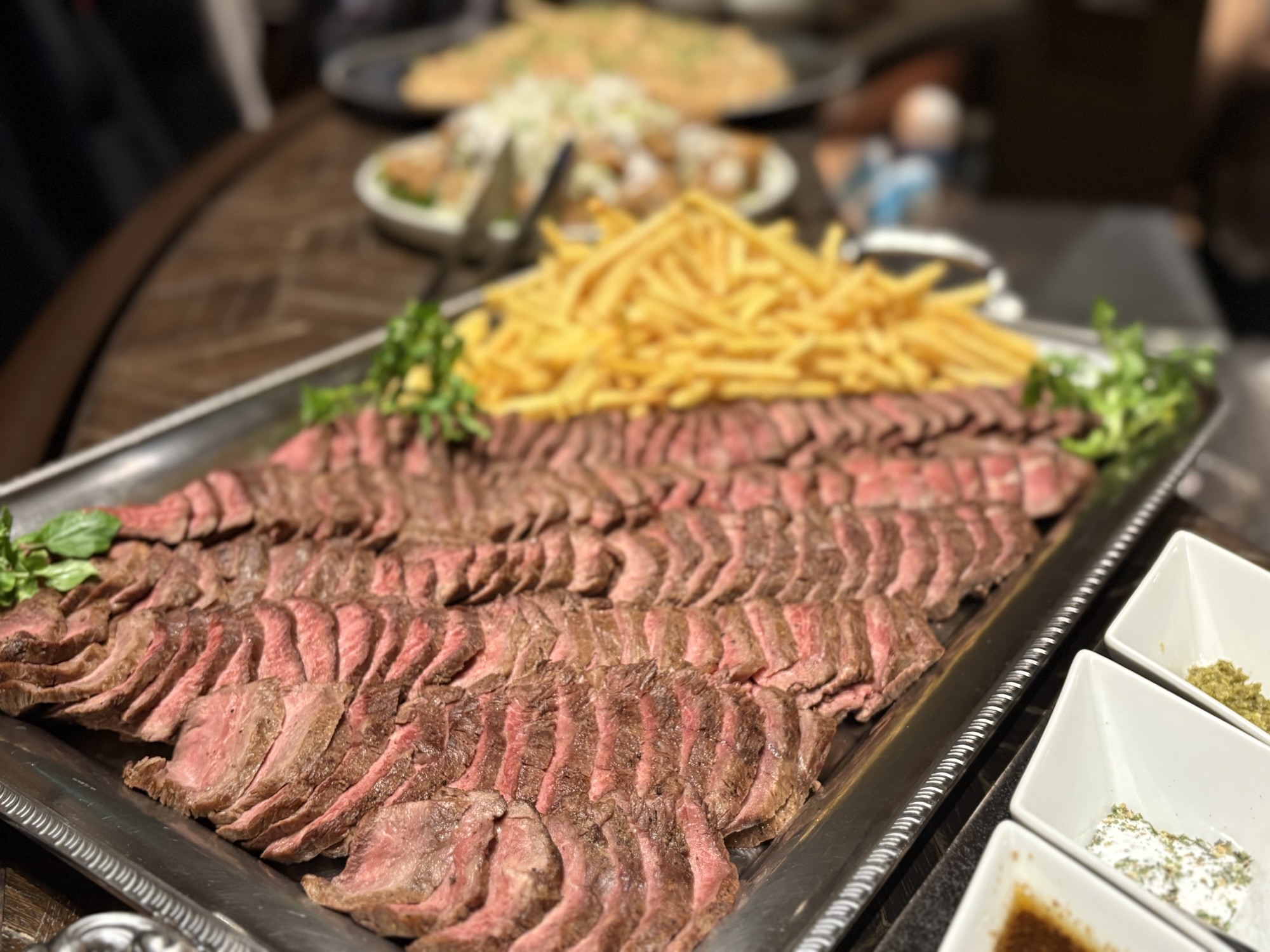 【貸切二次会】Premium Course|国産ローストビーフ・海老チリ・真鯛の香草蒸し・鯛めし+2h飲み放題付き