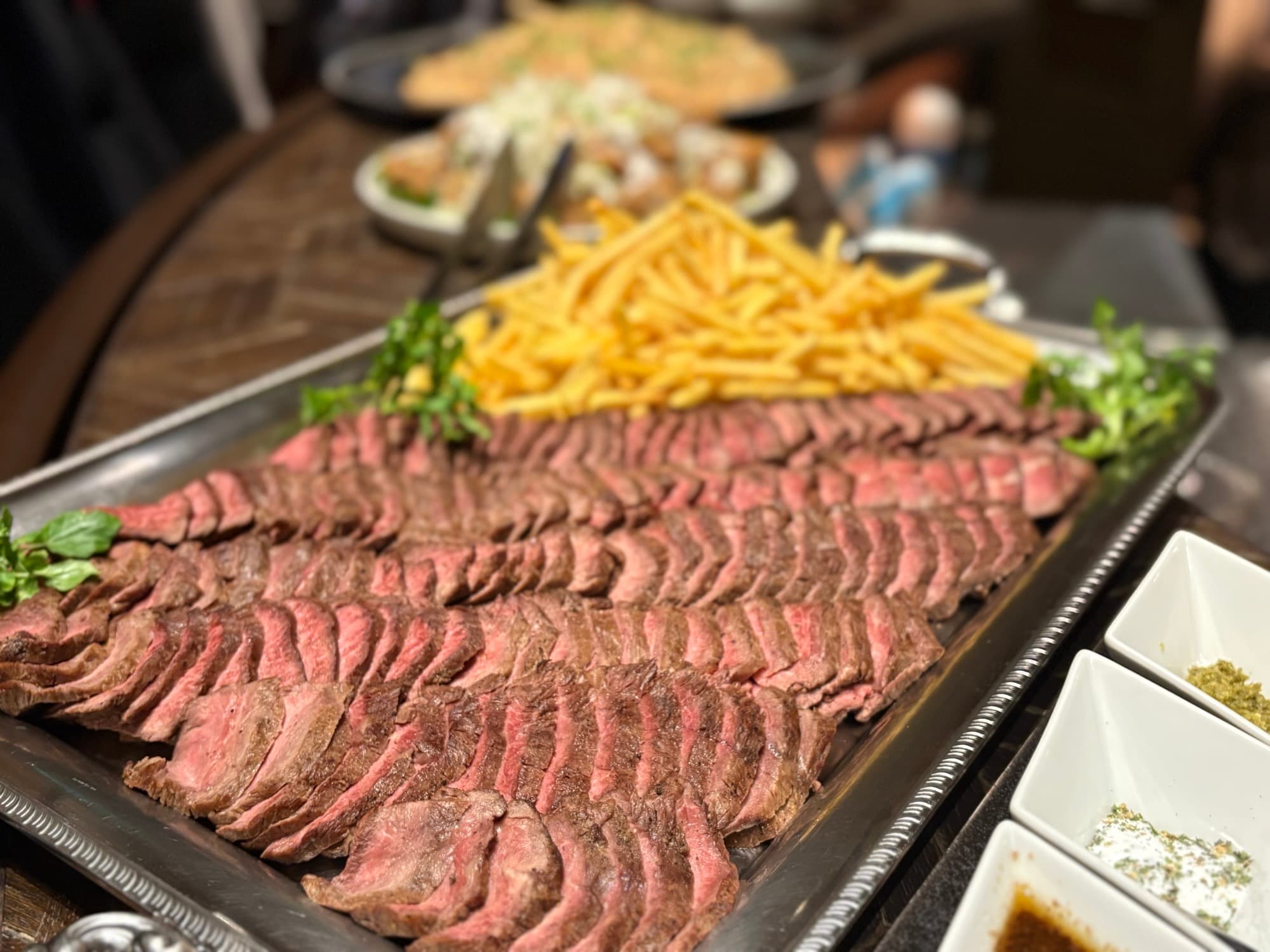 【貸切二次会】Premium Course|国産ローストビーフ・海老チリ・真鯛の香草蒸し・鯛めし+2h飲み放題付き