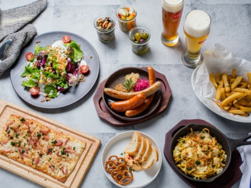 【クラフトドイツビール】【2時間飲み放題付き】☆シュマッツコース☆オリジナルドイツ料理とドイツビールで乾杯♪