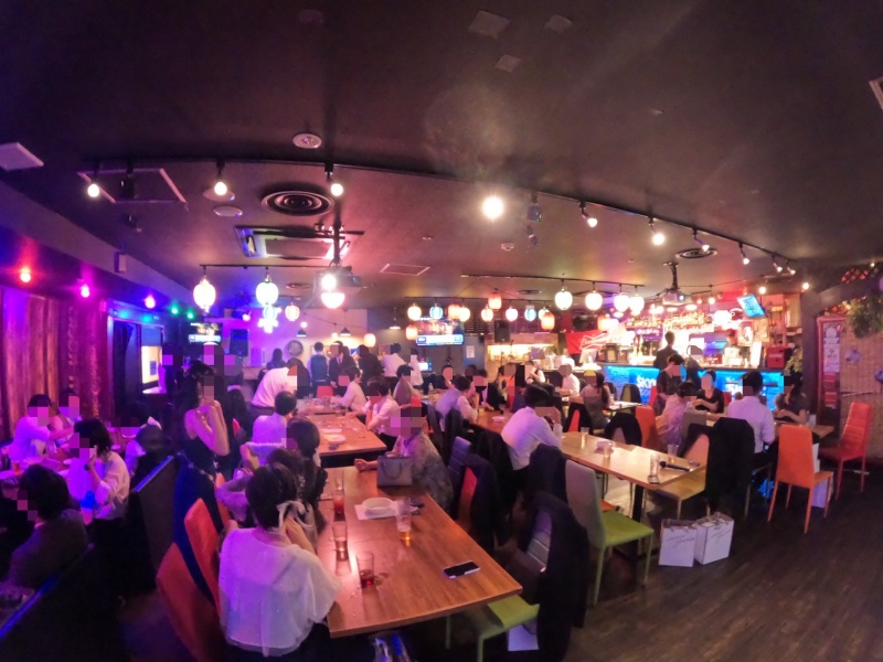 【会場】
立食110名様、着席90名様まで可能です。