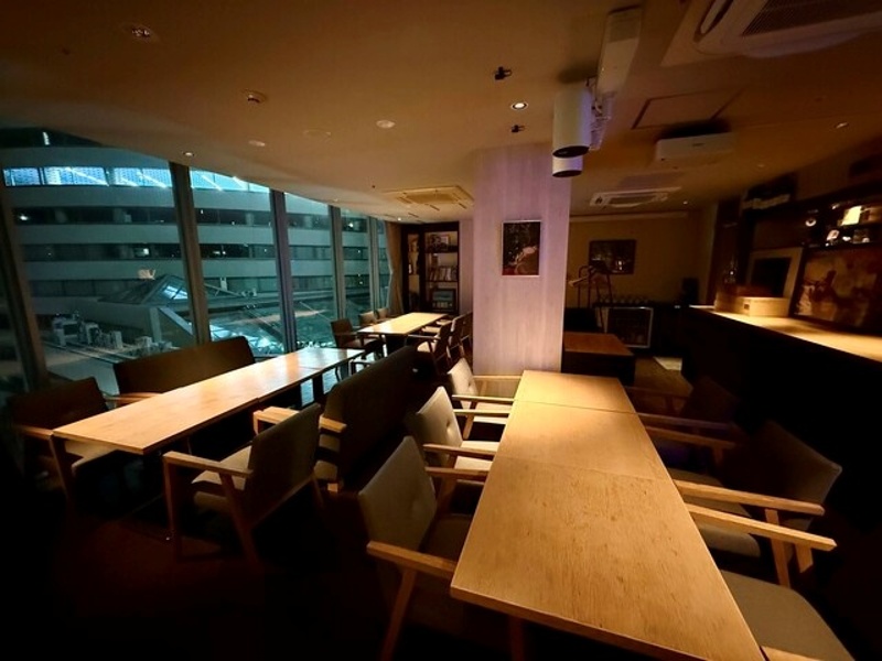 メインのお肉料理やデザート2種付でさらに3時間飲み放題!!【PARTY PLAN B】+【ゆったりPLANドリンク】 ビュッフェ料理+3Hフリーフロー付き