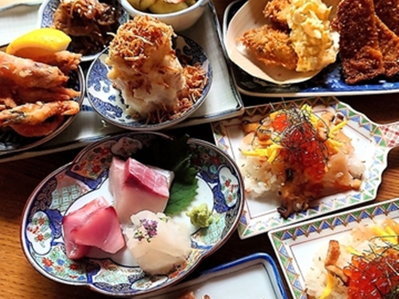 【おすすめコース】広島名物!牡蠣・穴子・惣菜盛り合わ含む全6品120分飲放付♪