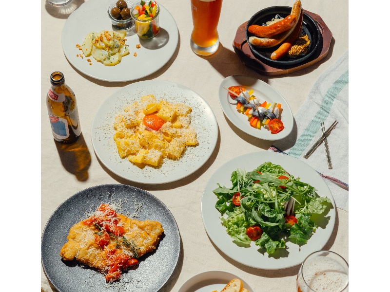 【2時間飲み放題付き】シュマッツを堪能するおもてなしコース♪ジャーマンタパスからソーセージはもちろん、”シュニッツェル”まで全10品 カイザーコース