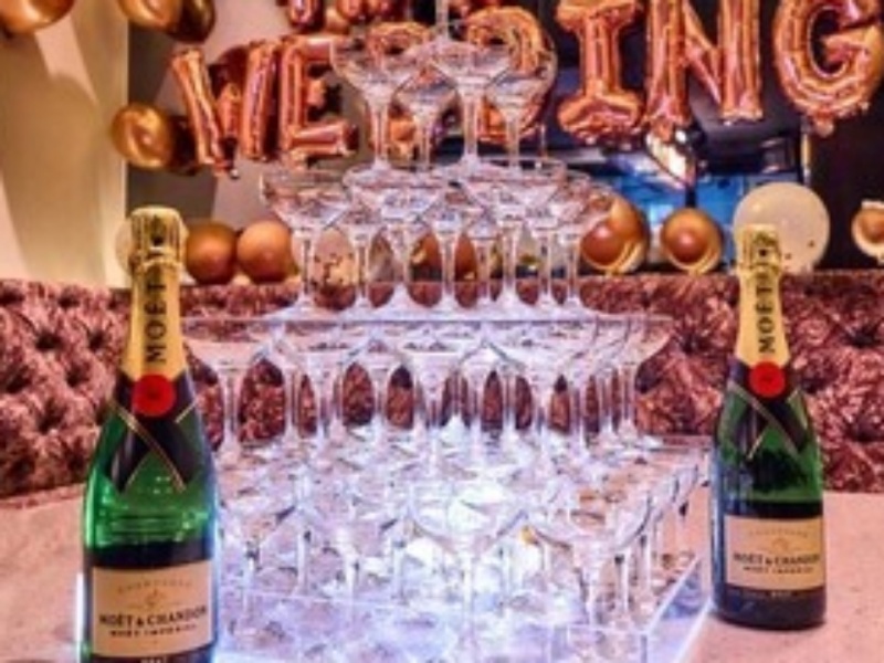 【最強結婚式2次会!3Hお店貸切!おすすめ貸切プラン】飲み放題&軽食4品付7,700円⇒7,000円 ‐ カラオケ・プロジェクター・マイク・メッセージデザートプレート等無料10特典&装飾付