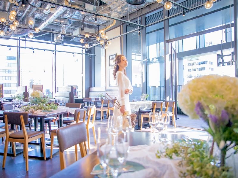 ☆… 大きな窓のある明るい店内 …☆
大きな窓のある明るく見通しの良い空間。
ゆったりとした時間をお過ごしいただけます。