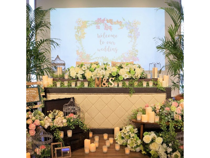ウェディングプランナーがご見学から当日までしっかりサポートします♪
そんな事までやってくれるんですか!?が叶います!
どんなご要望も一度ご相談くださいませ。