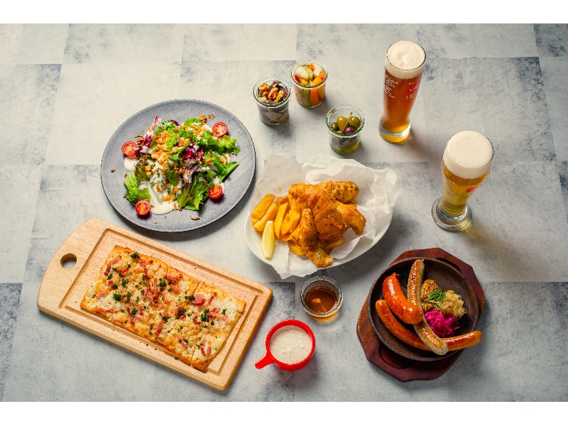 【2時間飲み放題付き】直輸入のドイツビールやカクテル、ワインが豊富♪ドイツの前菜、薄焼きピッツァ"フラムクーヘン"、自慢の国産豚のソーセージ盛合せ全8品ダンケコース~