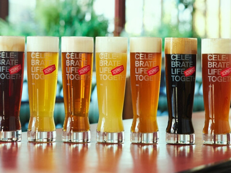 本場ドイツの製法と原料にこだわったビール本格クラフトビールが楽しめます。ライトからビターまで多彩なビールラインナップをご堪能ください!