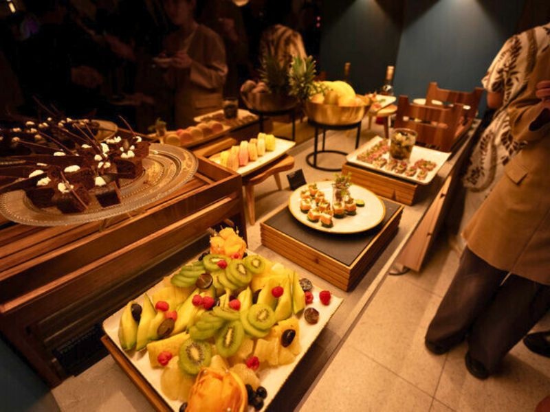 ★9月〜11月【結婚式二次会プラン】立食ビュッフェ2時間 ホテルダイニング貸切プラン(30名様〜)