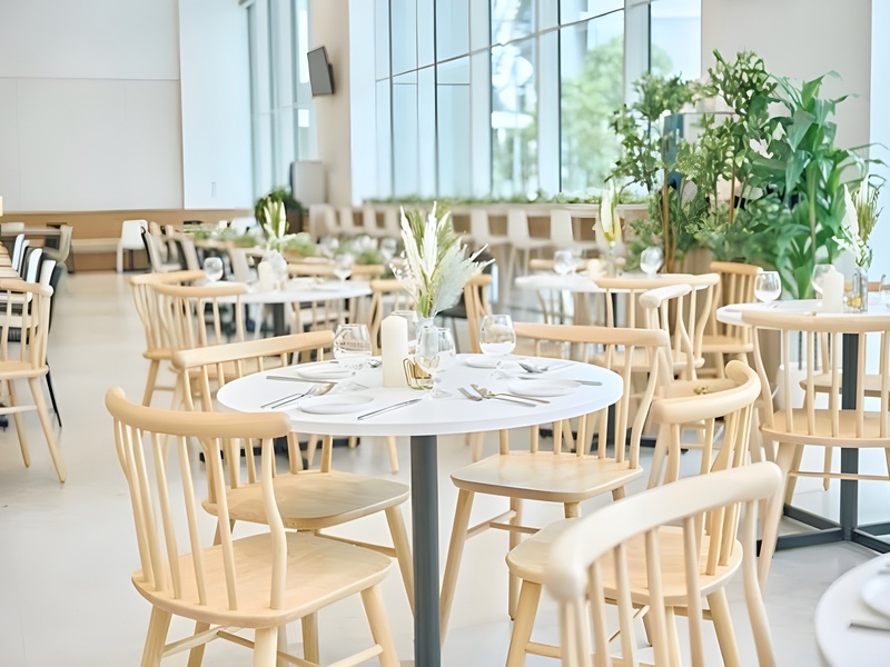 【会場】
少人数の会食から100名超の大規模イベントまで、幅広くご利用いただけます。