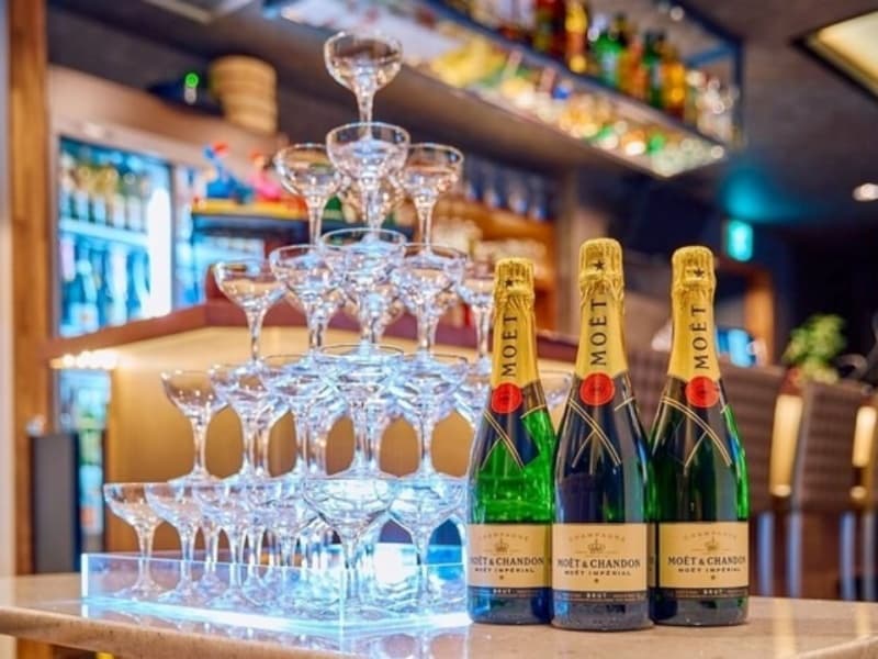 【結婚式二次会におすすめ】
3時間貸切パーティー!シェフ特製牛ハラミステーキ&特製ビュッフェ・飲み放題プラン