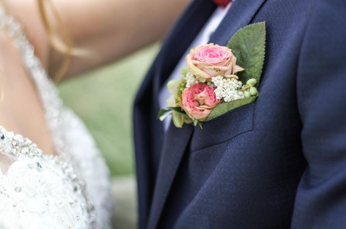 結婚式二次会の新郎衣装はこう決める 旬なコーデとおすすめレンタル店 二次会ベストサーチlabo