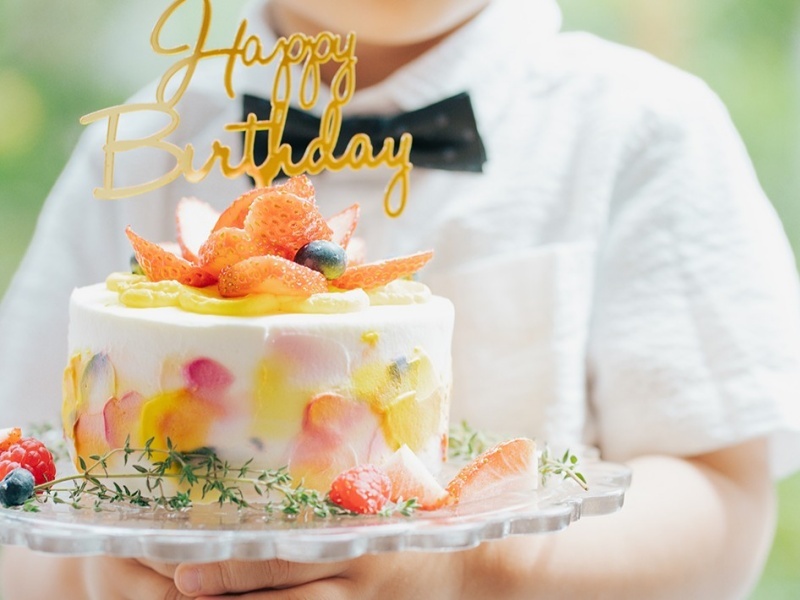スマッシュケーキやお子様プレートをご用意。
誕生日やお祝いに！