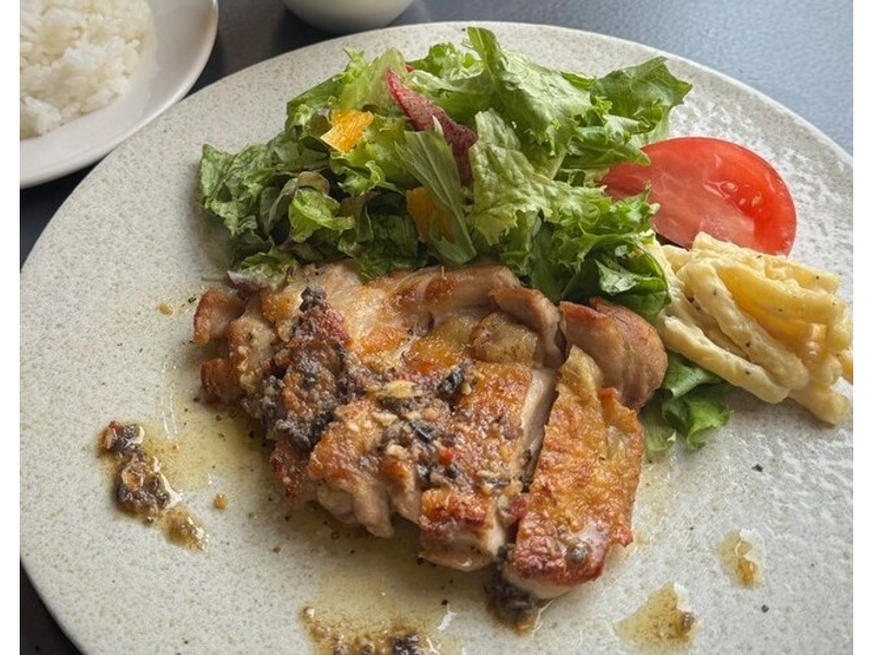 【全 8品 】豪華8品♪キノコのレモンクリームパスタ、鶏肉の漁師風煮込みなど＋シェフ手作りのデザート&飲み放題付き