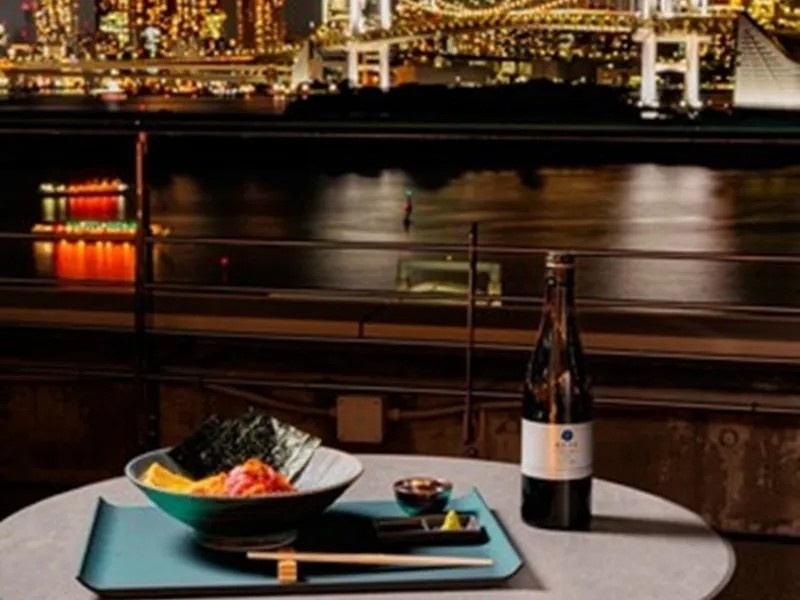 台場の夜景を一望できるテラス席