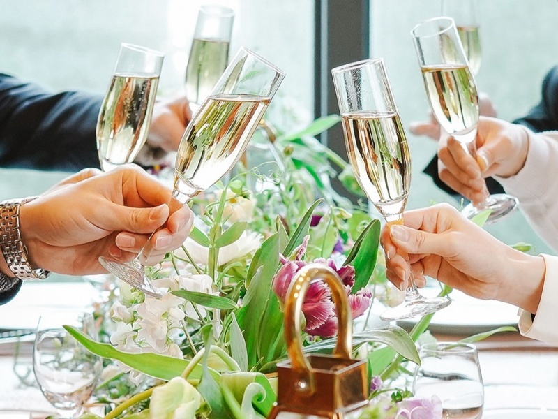 様々なイベントやパーティに！
企業パーティ、レセプションイベント、歓送迎会、バースデーパーティなど、様々な催しに対応。最大80名（立食時）収容可能。着席や立食、コース料理やブッフェなどご用途や人数に合わせて最適なプランをご案内いたします。