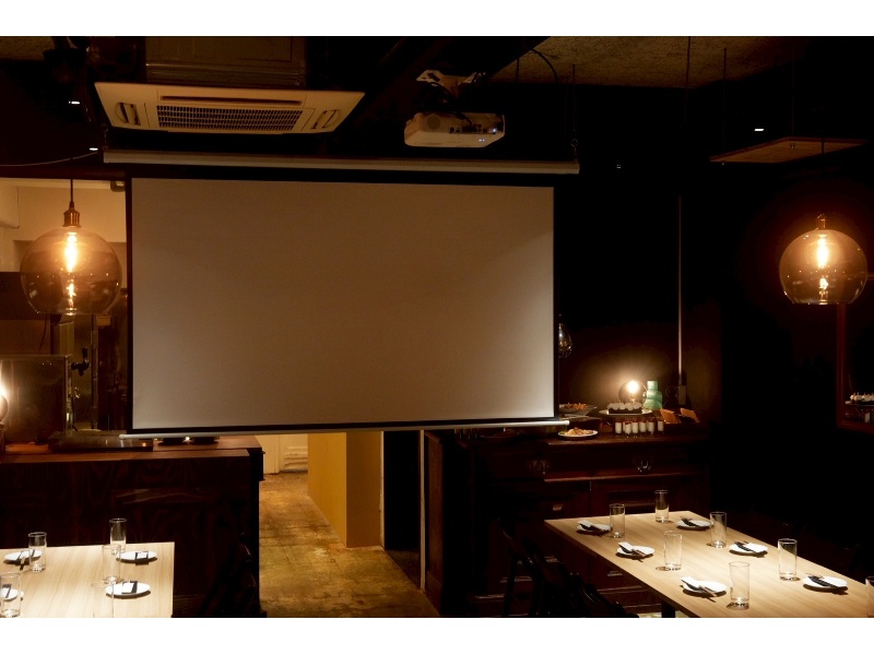 【プロジェクター完備】企業様・学生様の幹事様に寄り添ったパーティープランをご提案。用途にあった様々なレイアウト・予算、ご相談ください。