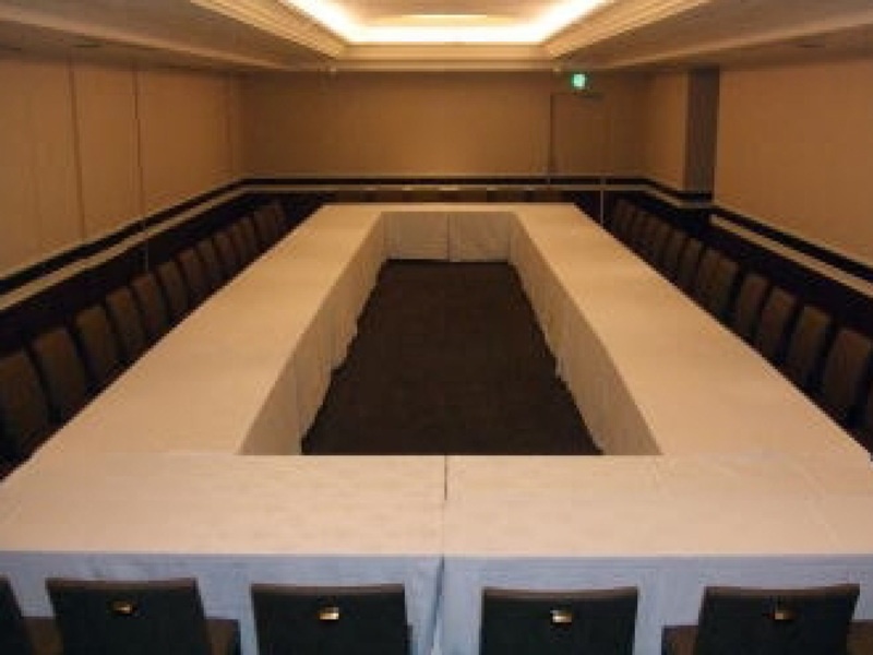 【宴会場「飛天」】
ロの字 最大収容人数 48名