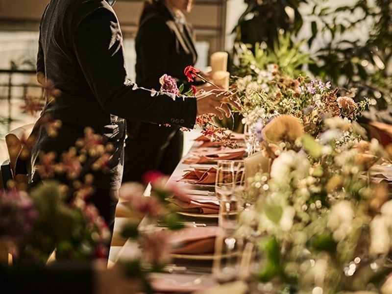 結婚式の二次会にも！
川越駅直結の好アクセスのレストランを貸切にし、
結婚式後の二次会をお楽しみいただけます。
