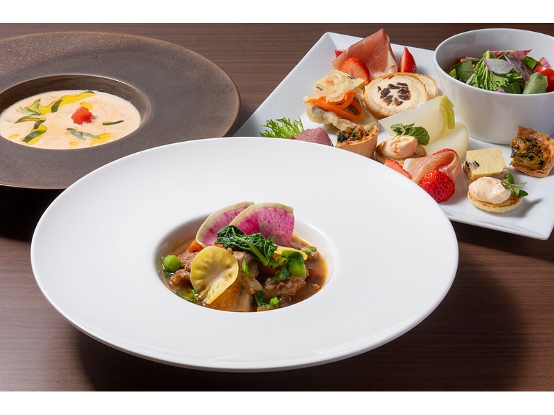 ≪コース≫鮮魚のポアレ、鶏もも肉のロースト、フォアグラのテリーヌetc... 全7品＋飲み放題付き