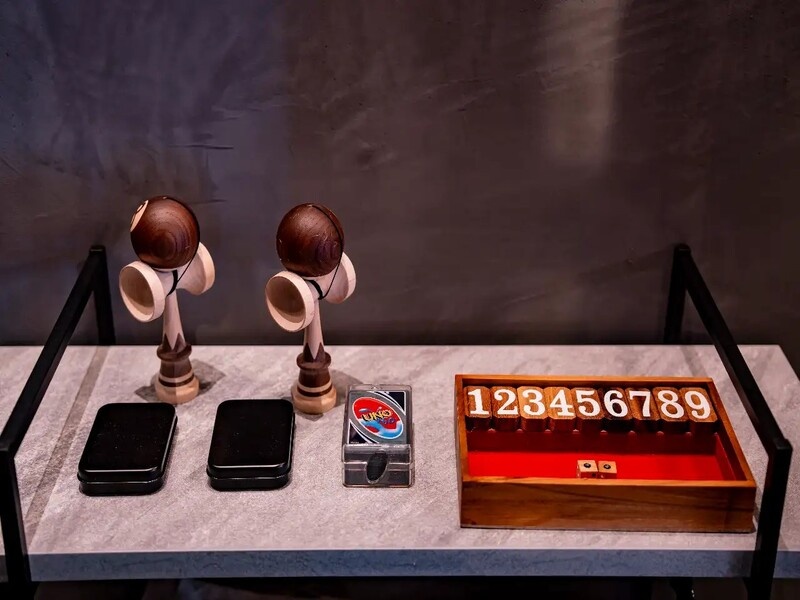 次世代を行くアミューズメントバー!
遊び放題♪歌い放題♪飲み放題の込々時間制料金
洗練された大人にピッタリの空間