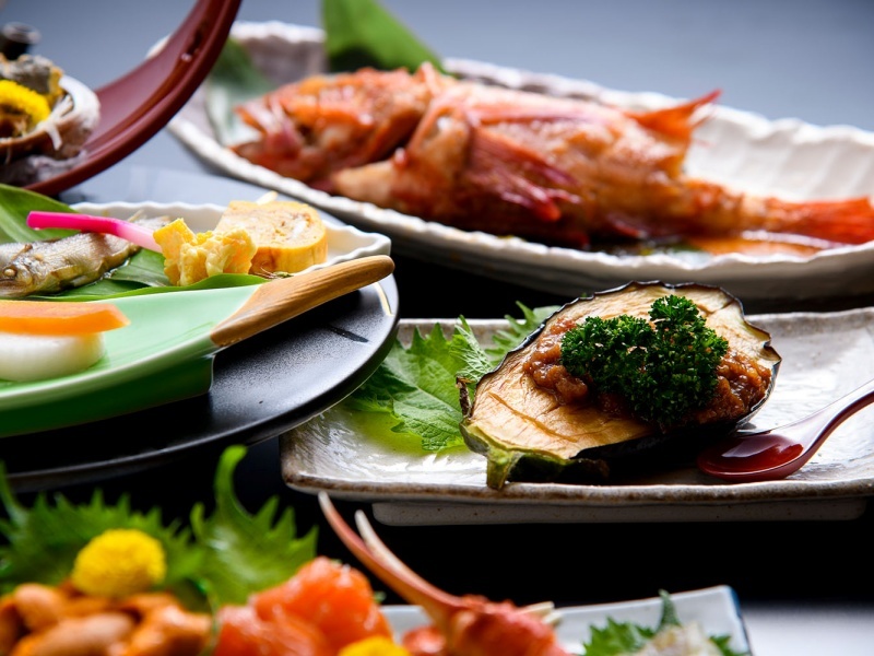 コースメニューは8,800円～1,100円刻みで選択可能です。