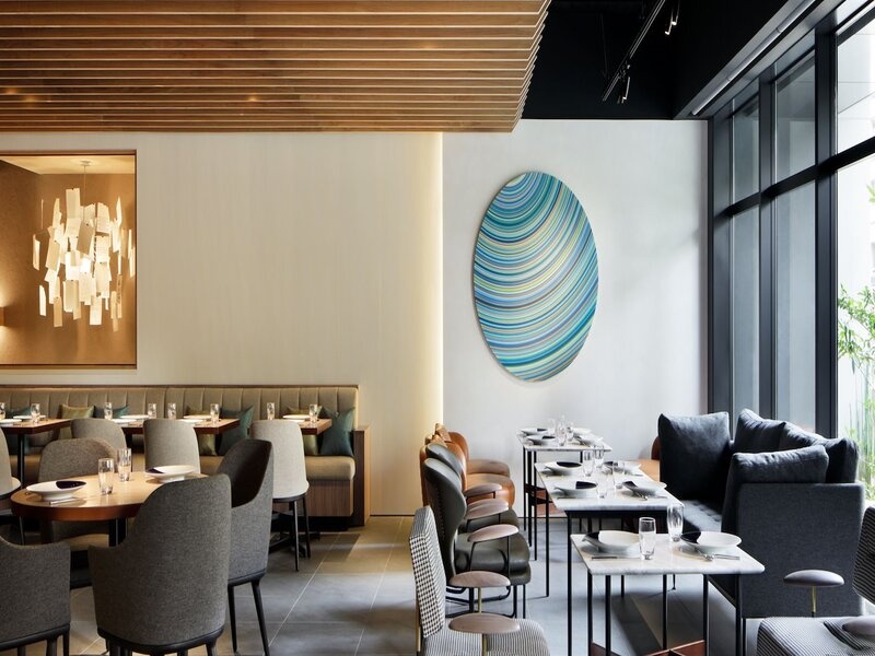 落ち着いた雰囲気の中お食事をお楽しみいただけます