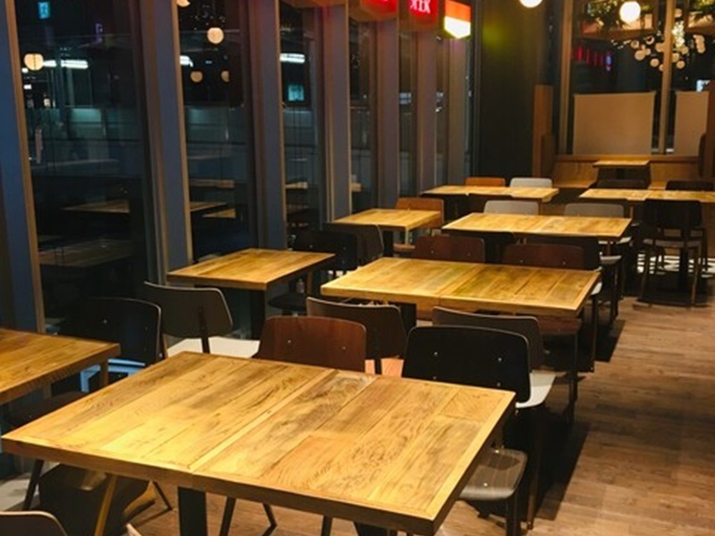 店内は広々としたお洒落な空間。歓送迎会、懇親会、同窓会など様々なパーティーに最適！