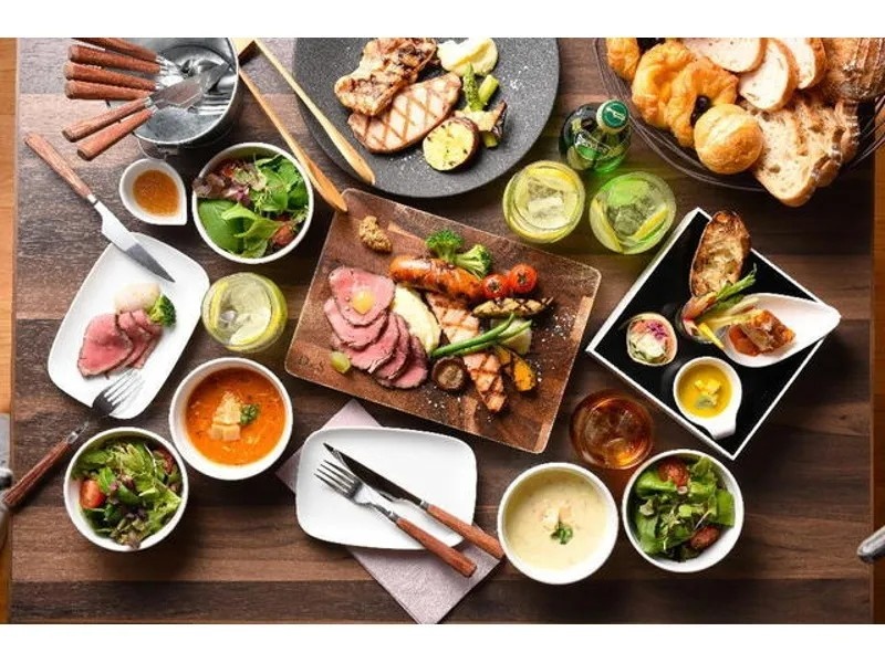 【豪華13品ビュッフェメニュー】2時間飲み放題　フルーツ盛り、デザート盛り合わせがついてくる