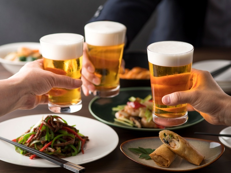 目的に合わせて幅広くご利用いただけるメニューをご用意。シックなインテリアを基調とした落ち着いた店内でゆったりと「食」をご堪能下さい。