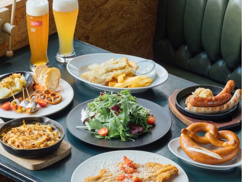 丁寧に仕上げた料理の数々がテーブルを賑やかに