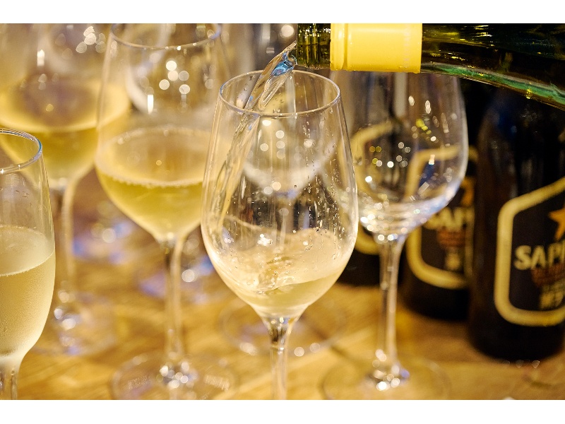 結婚式二次会にぴったり【貸切】前菜やサラダ、メインなど季節の食材を楽しむビュッフェプラン