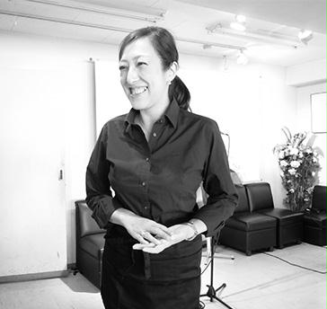 Eyuko Noda　統括マネージャー
”接客のＰＰサロン”の担い手。天性のセンスと笑顔で、世界一の接客を目指します♪