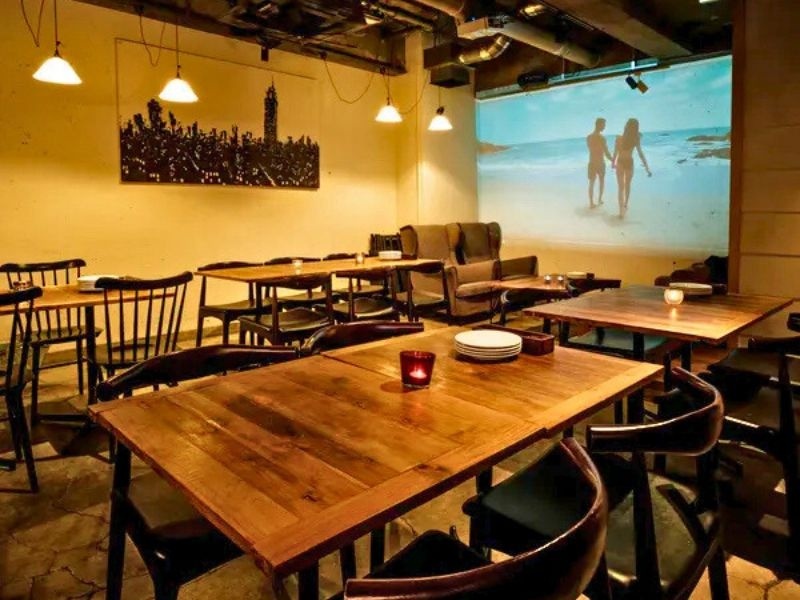 テーブル席、ソファー席、カウンターあります！