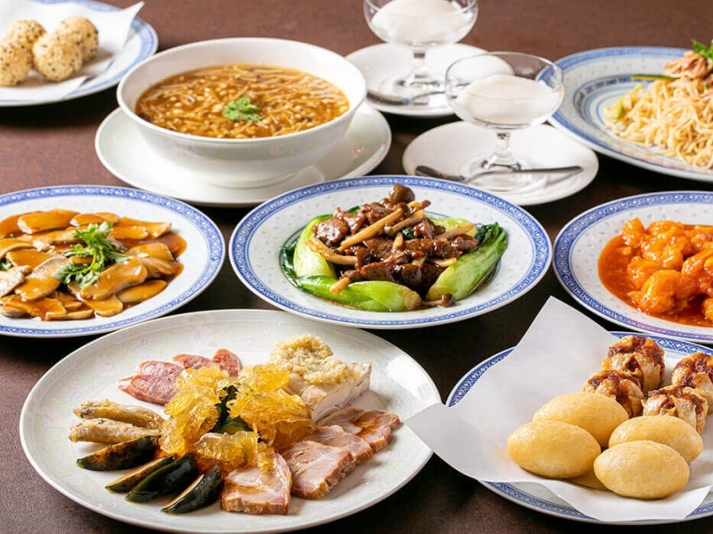 本場香港の味を神戸で。北京ダック、フカヒレの姿煮込み、特選和牛の広東風ステーキなど、贅沢な食材を使った本格中国料理。美味しさとボリューム感で心からご満足いただけます。