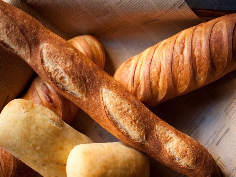 ◇ベーカリー◇
料理との相性にこだわった、本場フランス伝統のパンをご用意。最高級小麦粉を使用した香り豊かなパンが、グリル料理の美味しさをさらに引き立てます。※コクーンシティ店では「メゾンカイザー」のパンを数種類ご用意しております。