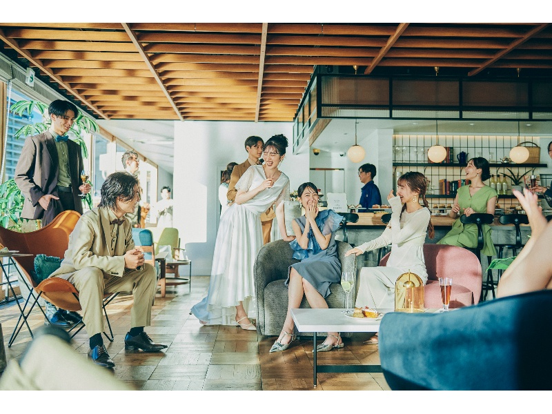 【シーズン限定プラン】　3フロア完全貸し切り。1.5次会で話題の会場で2次会を。結婚式での経験も豊富なプランナーがプランニングをさせていただきます。一棟貸切で別荘のような贅沢な空間。