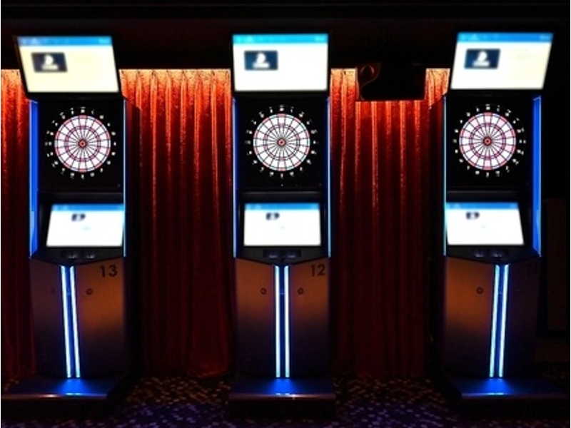 お料理にもこだわり！本格釜で焼き上げるピッツァは絶品♪ランチも営業しているのでお昼休憩にダーツも◎