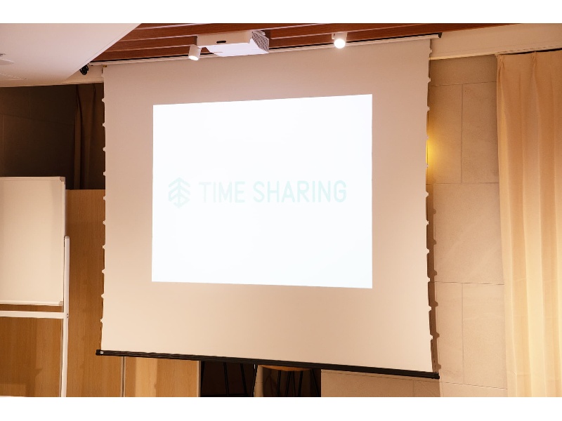 【スクリーン】